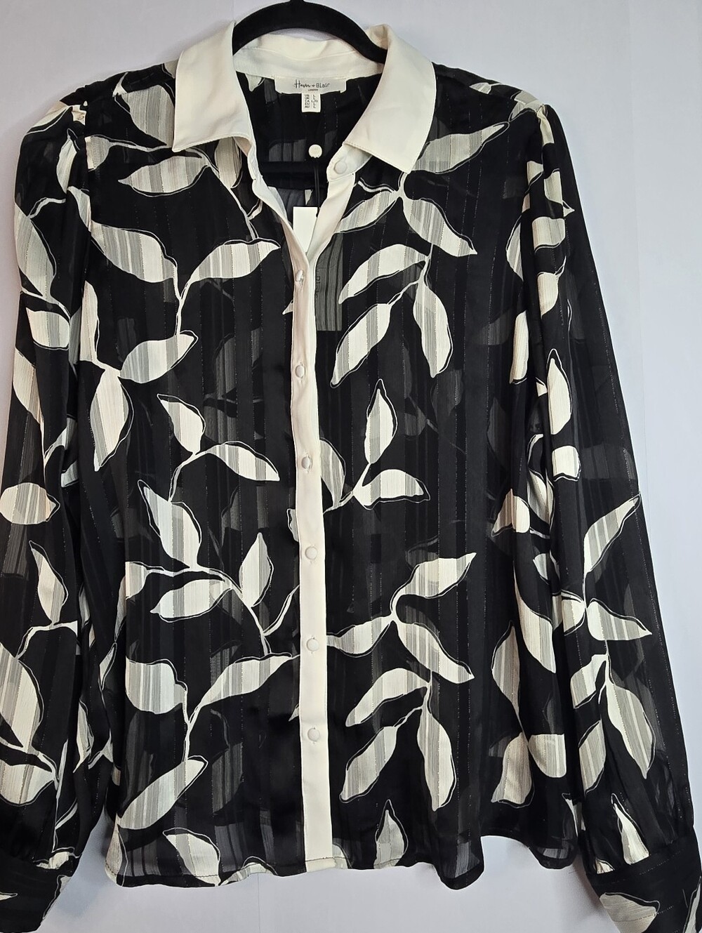 Haver & Blair Women Size L Black Women Blouse, White Collar & Leaf Pattern NWT